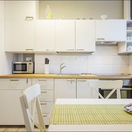 P&O Serviced Apartments Wilenska Station Varsovia Exterior foto
