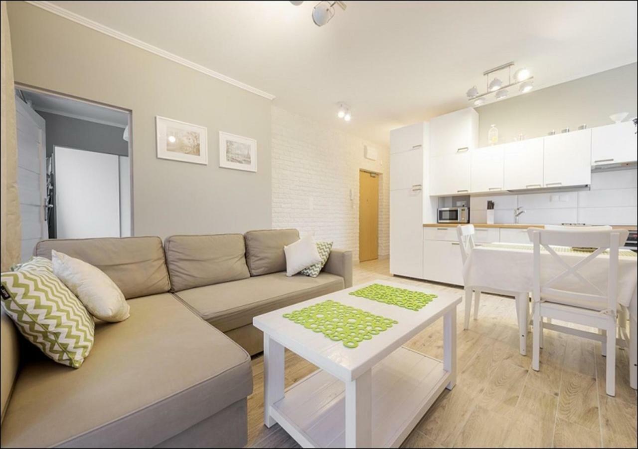 P&O Serviced Apartments Wilenska Station Varsovia Exterior foto